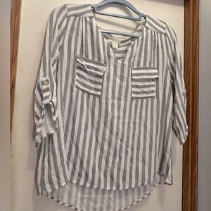 Faith & Joy blouse, large, two button pckts on front-sleeves can be unbuttoned